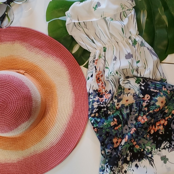 LAST CHANCE! CLOSET CLOSING! Strapless flowy tunic empire floral summer top - Picture 7 of 8